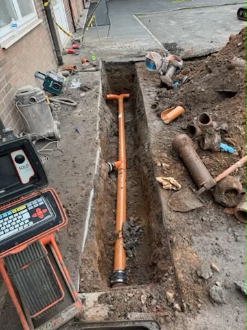 Drain Reaction engineer carrying out a CCTV drain survey